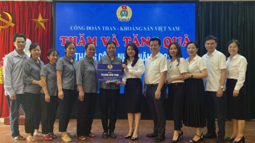 Công đoàn TKV kiểm tra, thăm, tặng quà CBCNVC VBS