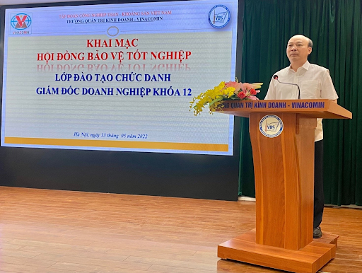 Đồng chí Lê Minh Chuẩn - Bí thư Đảng uỷ - Chủ tịch HĐTV TKV phát biểu khai mạc Hội đồng bảo vệ tốt nghiệp