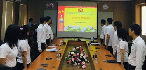 Toàn cảnh Lễ kết nạp Đảng viên mới